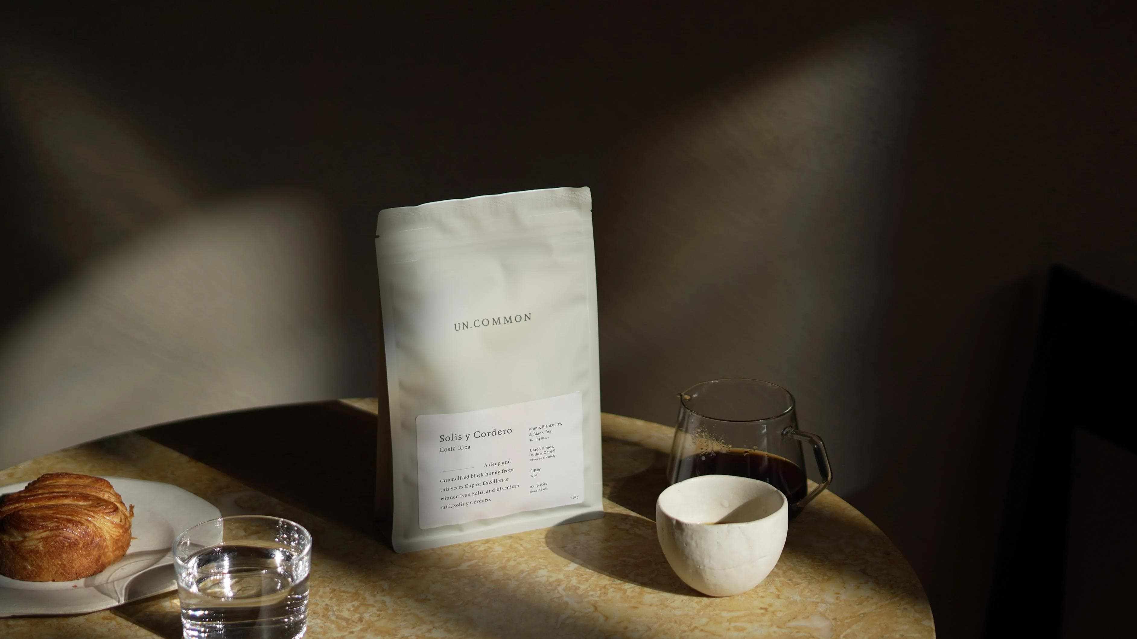 Image of Solis y Cordero - Costa Rica - Yellow Catuai - Black Honey